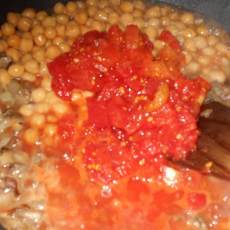 Krok 3 - Maślaczki z cieciorką w pomidorach foto