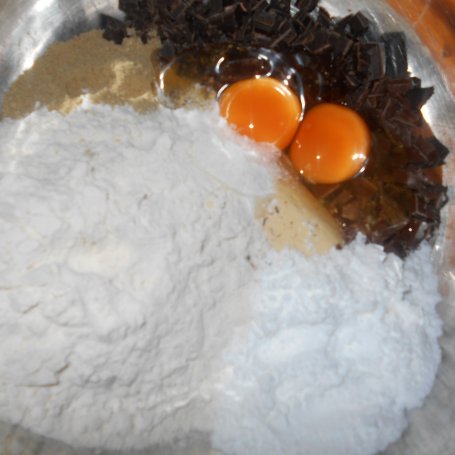 Krok 2 - Maślane ciasteczka z mielonym lnem i czekoladą foto
