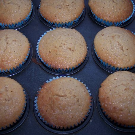 Krok 6 - Maślanka i masa kajmakowa, czyli muffinki do kawki foto