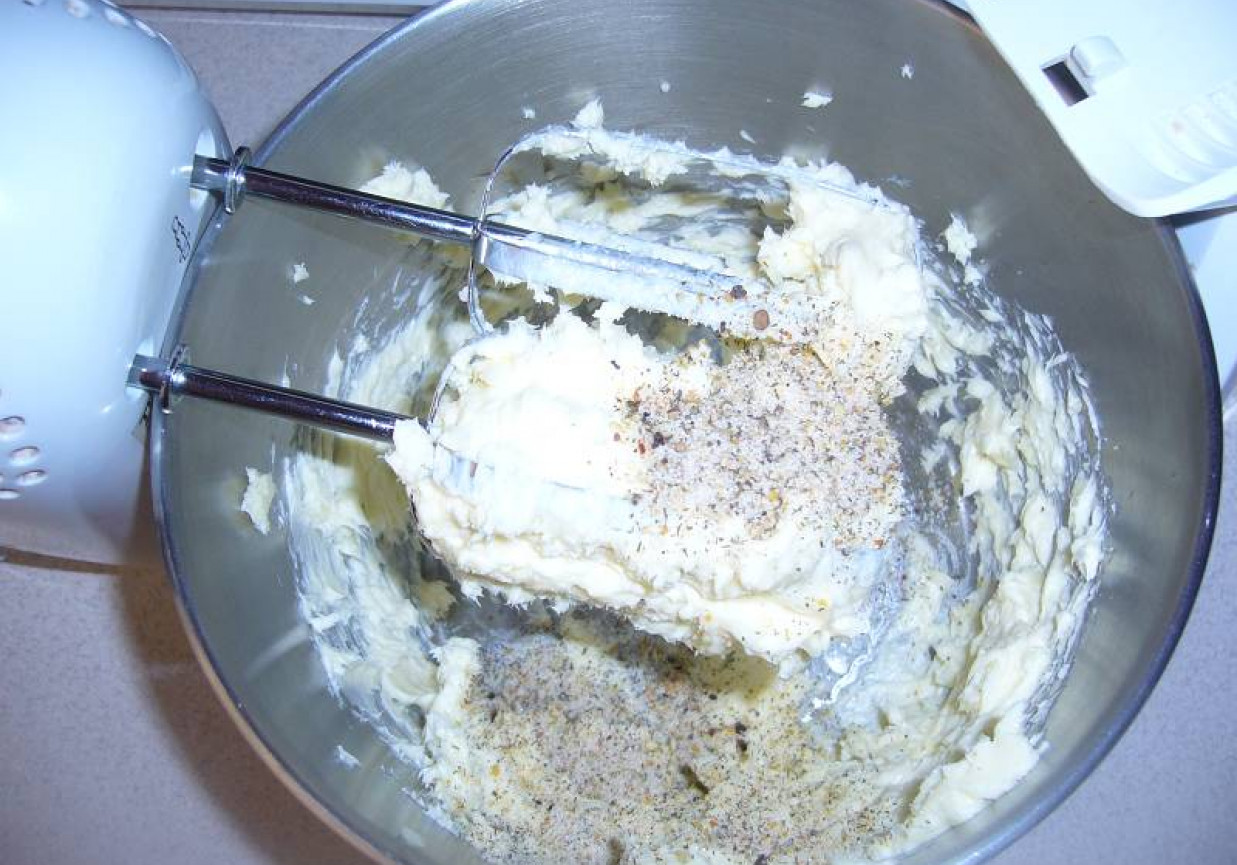 Masło czosnkowe. foto