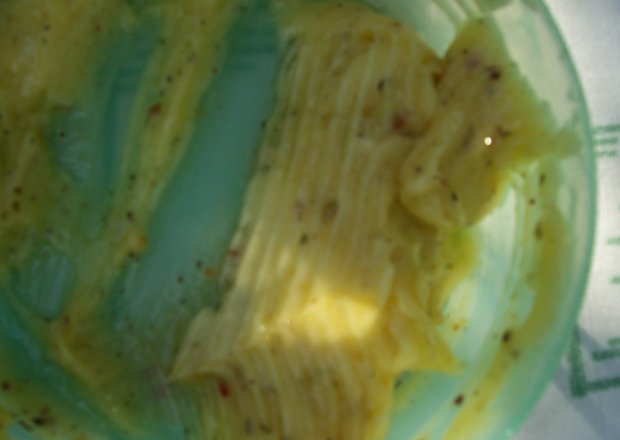 Fotografia przedstawiająca masło paprykowe do ziemniaków