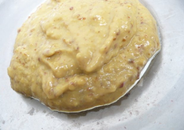 Fotografia przedstawiająca masło z musztarda