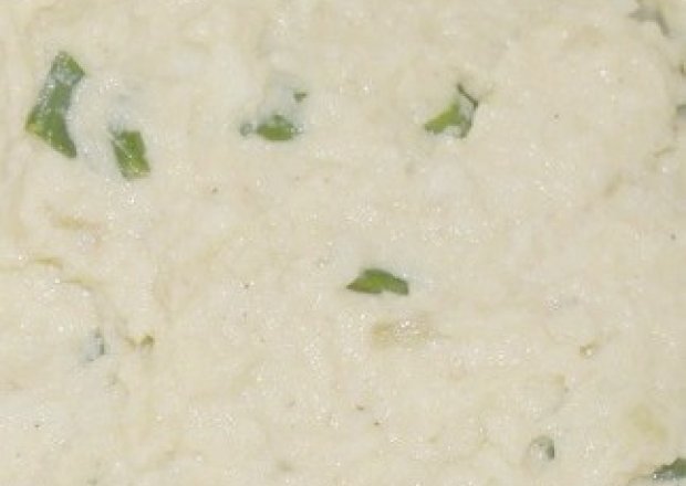 Fotografia przedstawiająca Masło ze szczypiorkiem do kanapek