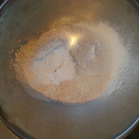 Krok 1 - Mazurek wielkanocny z kajmakiem i bakaliami foto