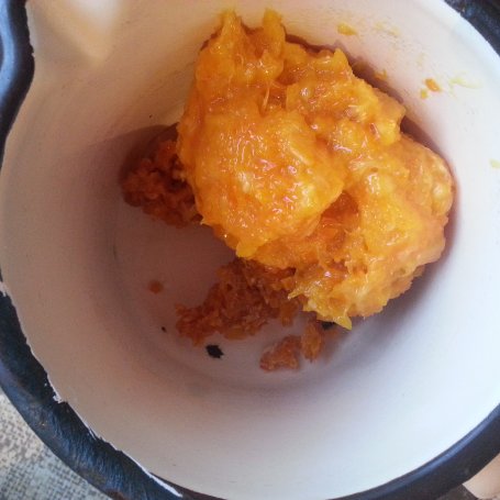 Krok 4 - Mazurek wielkanocny z kajmakiem i bakaliami foto