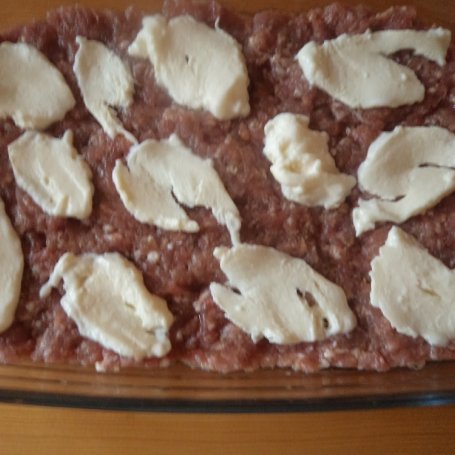 Krok 3 - Meatzza - pizza włoska z mięsa mielonego foto