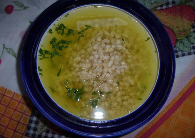 Fotografia przedstawiająca „Zupa czosnkowa z pęczakiem”