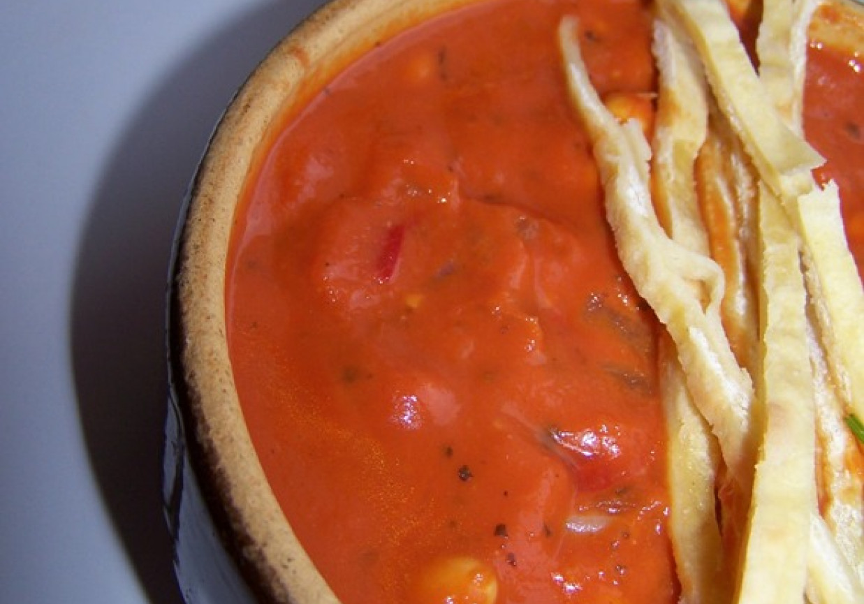 meksykańska pikantna pomidorowa z tortillą foto