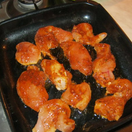 Krok 3 - Meksykańskie burgery z grillowanym limonkowym kurczakiem foto