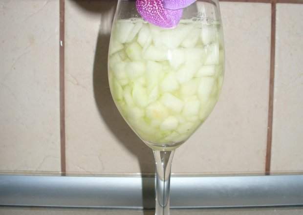 Fotografia przedstawiająca Melon z szampanem