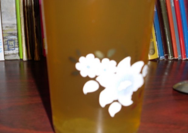 Fotografia przedstawiająca Mętna herbatka na ból gardła