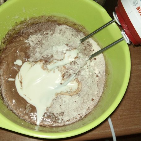 Krok 3 - Mięciutki piernik czekoladowy foto