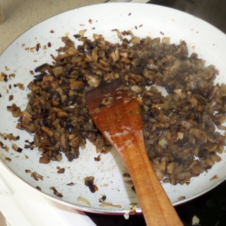 Krok 2 - Mielone z jarmużem i pieczarkami foto