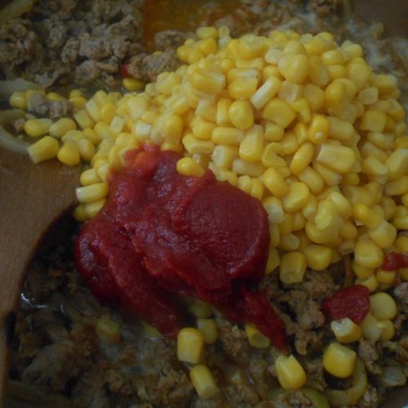 Krok 4 - Mielone z kukurydzą i cebulą foto