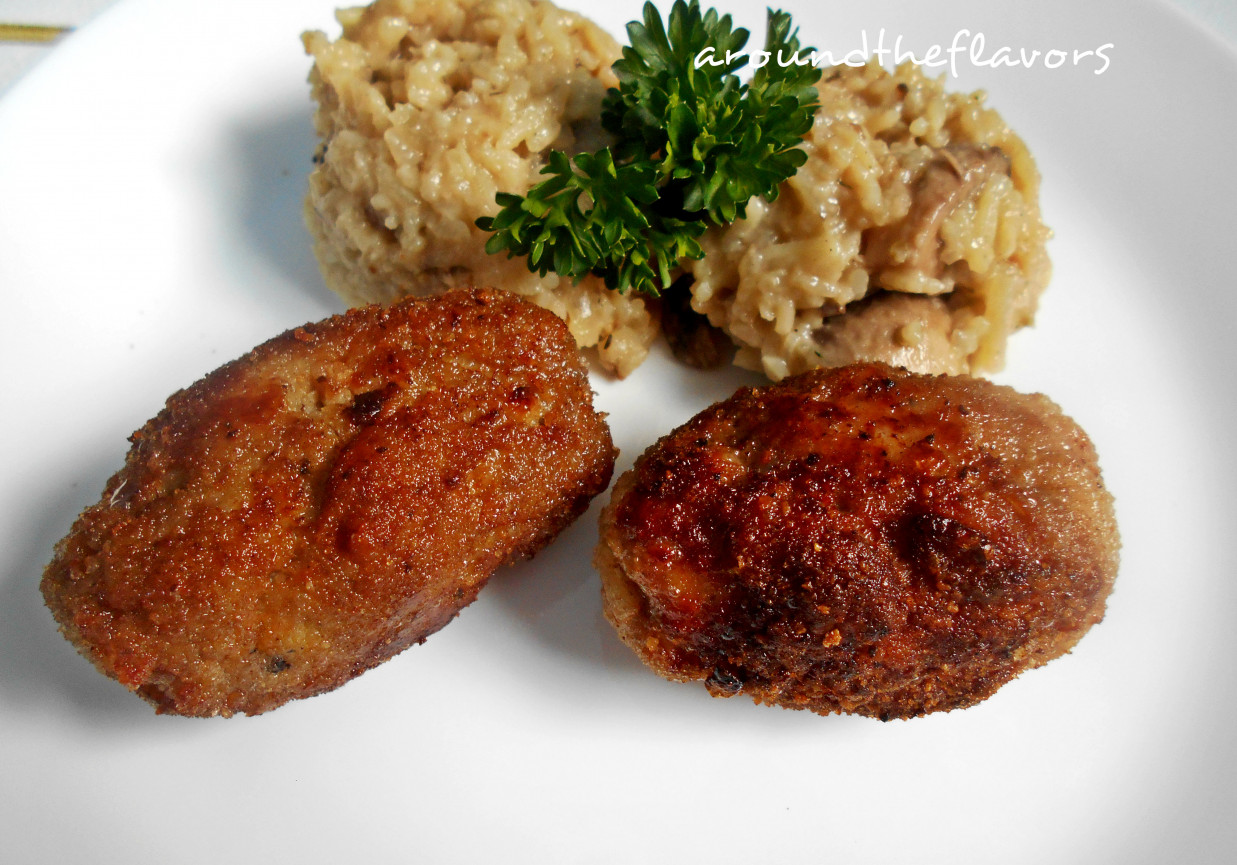 Mielone z mozzarellą i  risotto pieczarkowym foto