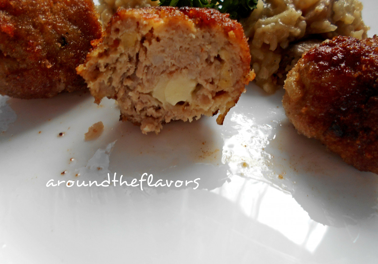 Mielone z mozzarellą i  risotto pieczarkowym foto