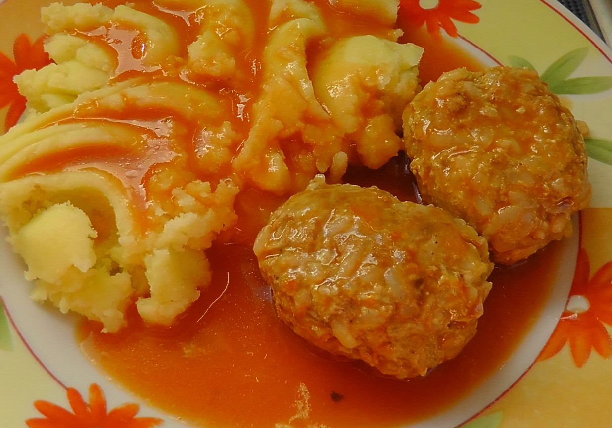 Mielone z ryżem w sosie pomidorowym foto
