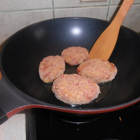 Krok 3 - Mielone z warzywami i mozzarellą foto