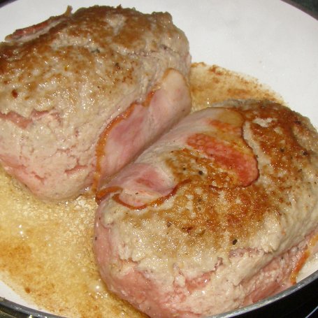 Krok 4 - mielone zrazy z łopatki z kapustą kiszoną i pieczarkami... foto
