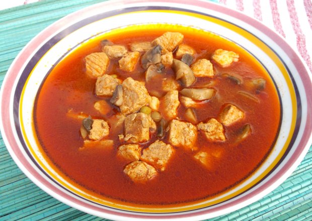 Fotografia przedstawiająca Mięsna zupa.