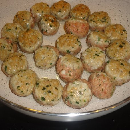 Krok 3 - Mięsne kuleczki w gulaszu a la leczo foto