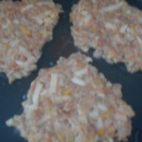 Krok 4 - Mięsne placki z cukinią i serem foto