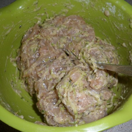 Krok 4 - Mięsno cukiniowe kotlety foto