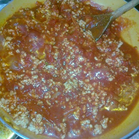 Krok 2 - Mięsny sos z pomidorami i harissą foto