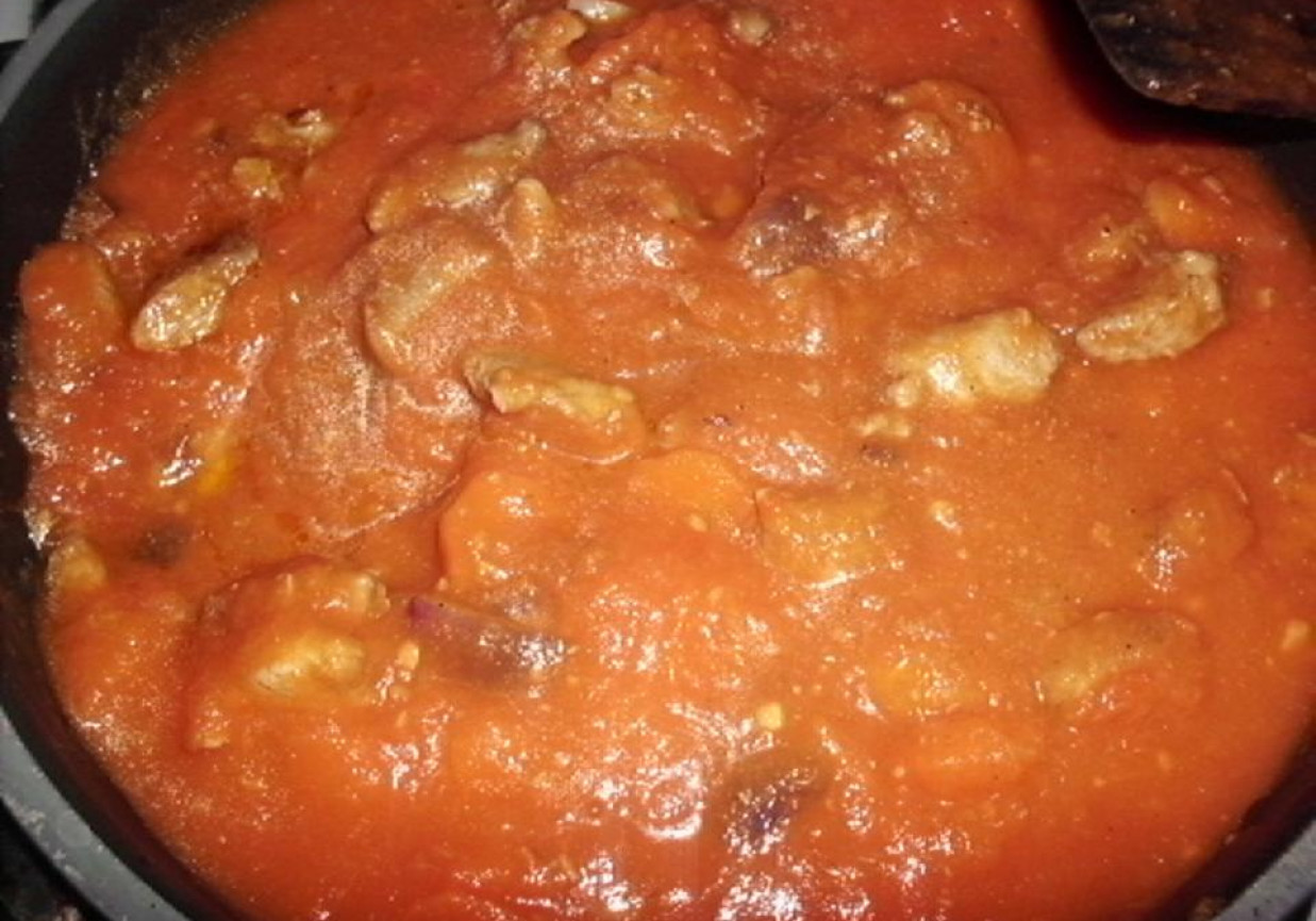 Mięso gulaszowe w sosie dyniowo-pomidorowym foto