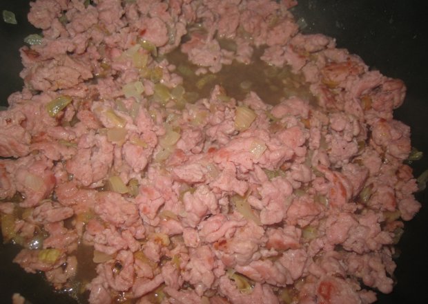 Fotografia przedstawiająca Mięso mielone z cebulką smażone