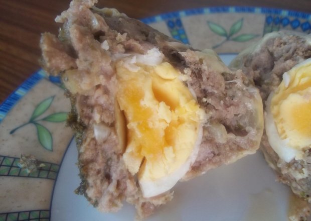 Fotografia przedstawiająca Mięso mielone z jajkiem