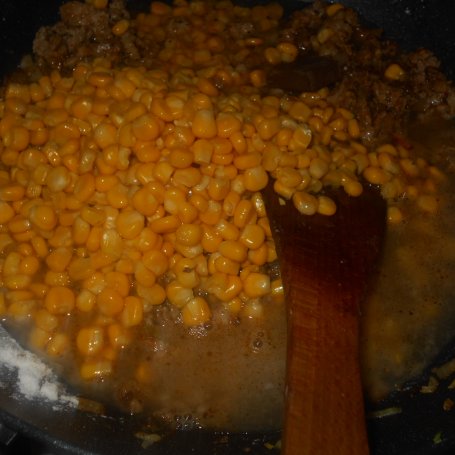 Krok 4 - Mięso mielone z kukurydzą foto