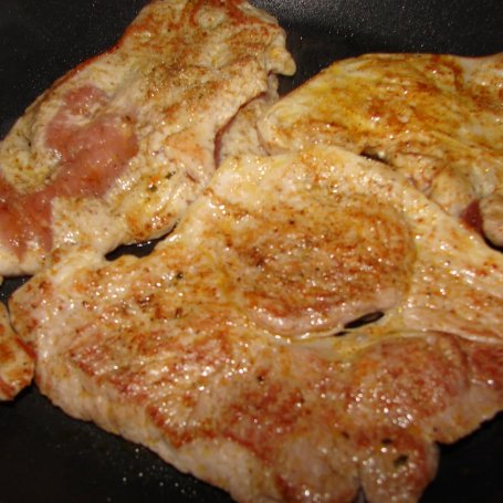 Krok 2 - Mięso w sosie koperkowym foto