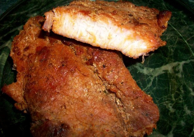 Fotografia przedstawiająca mięso wieprzowe z grila