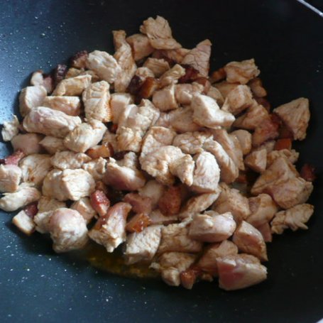 Krok 1 - Mięso z indyka z ryżem i brokułem w sosie śmietanowym foto