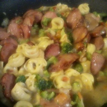 Krok 4 - Mieszanka warzywna z tortellini z kiełbasą foto