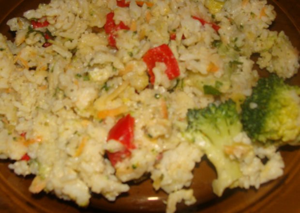 Fotografia przedstawiająca Mieszanka warzywno-ryżowa z serem