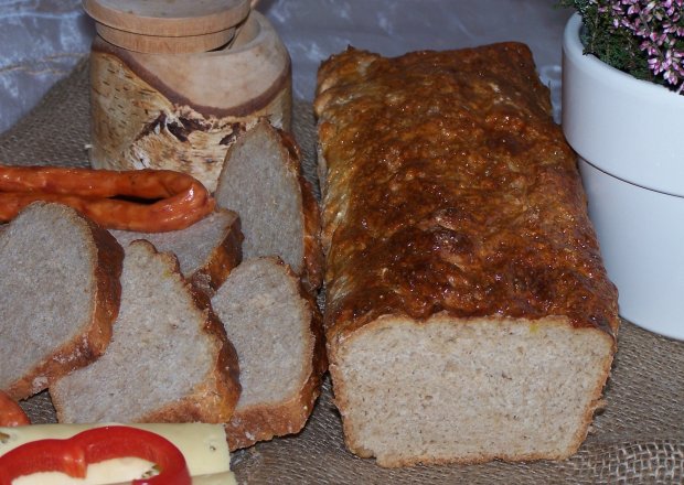 Fotografia przedstawiająca Mieszany, miodowy, czyli chlebek domowy