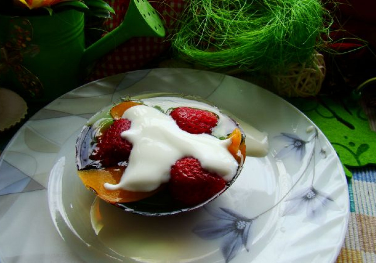 Miętowa galaretka z owocami foto