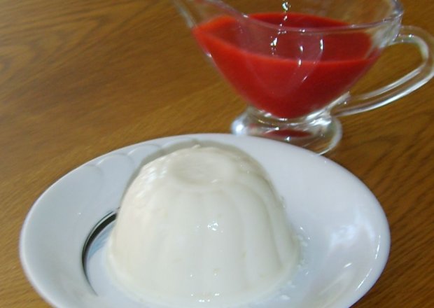 Fotografia przedstawiająca Miętowa galaretka z zsiadłego mleka