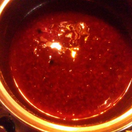 Krok 9 - Miętowy murzynek z masą i polewą malinową foto