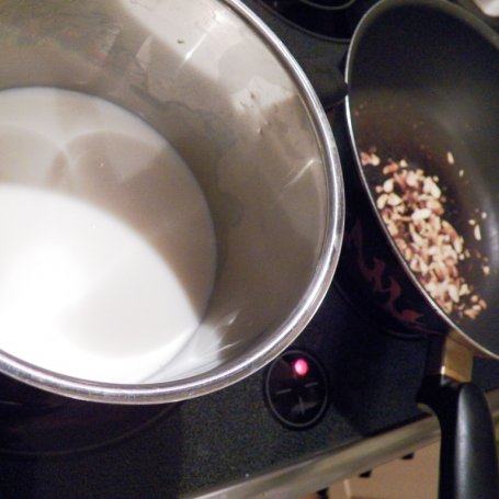 Krok 1 - Migdałowa zupa mleczna foto