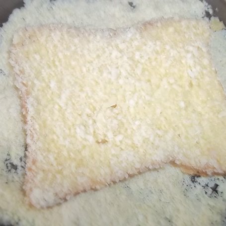 Krok 4 - Migdałowe tosty z przecierem malinowym foto