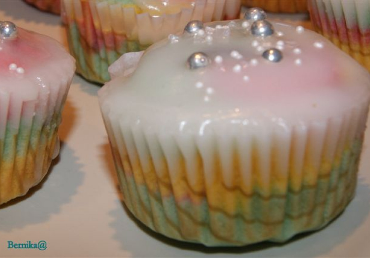Mikołajkowe kolorowe muffinki Kamili foto