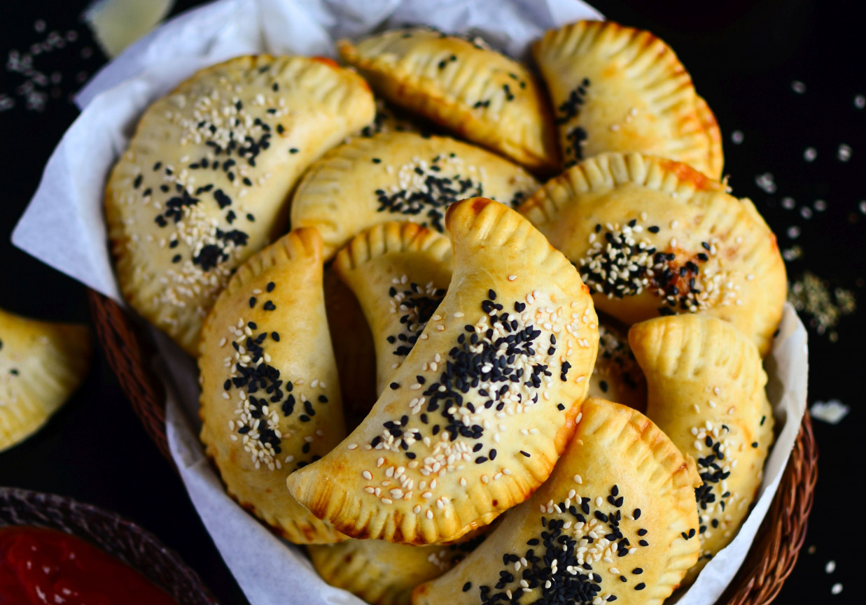 Mini calzone z serem i papryką foto