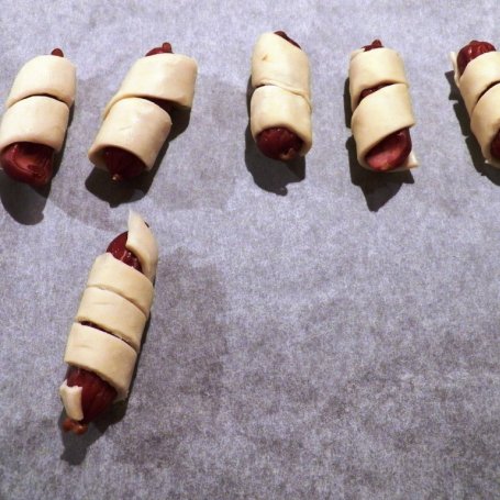 Krok 2 - Mini kabanosy w cieście francuskim foto