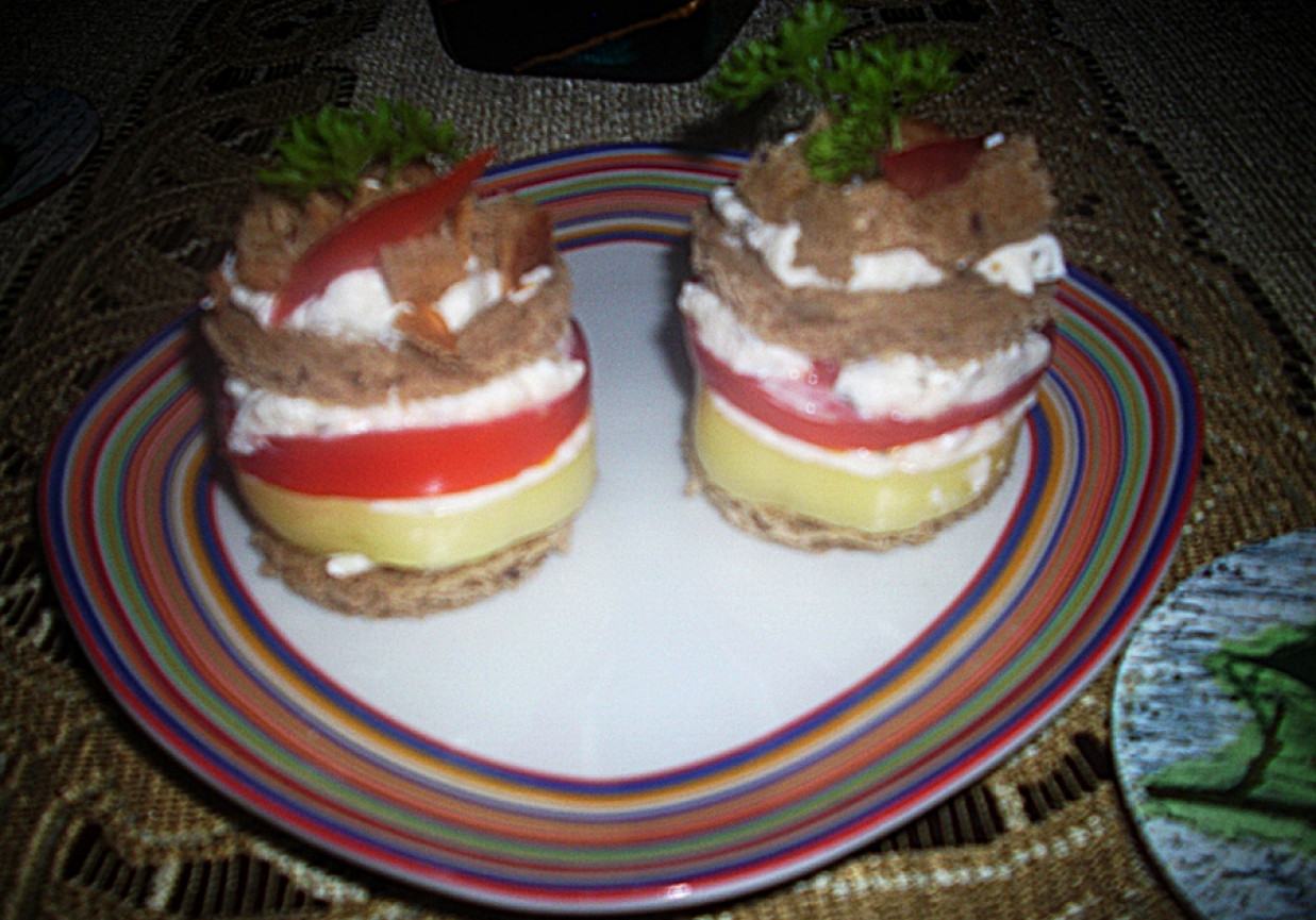 Mini kanapki z serkiem mascarpone foto