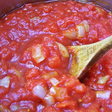 Krok 6 - Mini-kotleciki z soczewicy na pomidorach foto
