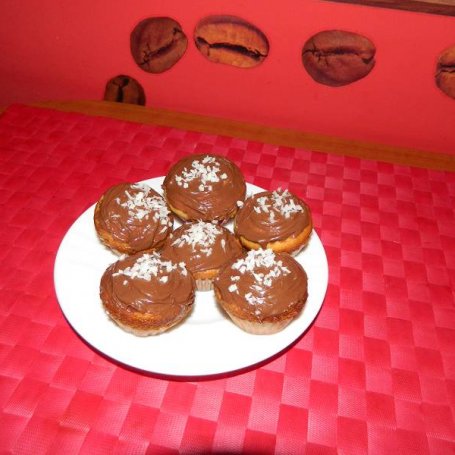 Krok 3 - Mini muffinki waniliowe z dżemem jabłkowym. foto