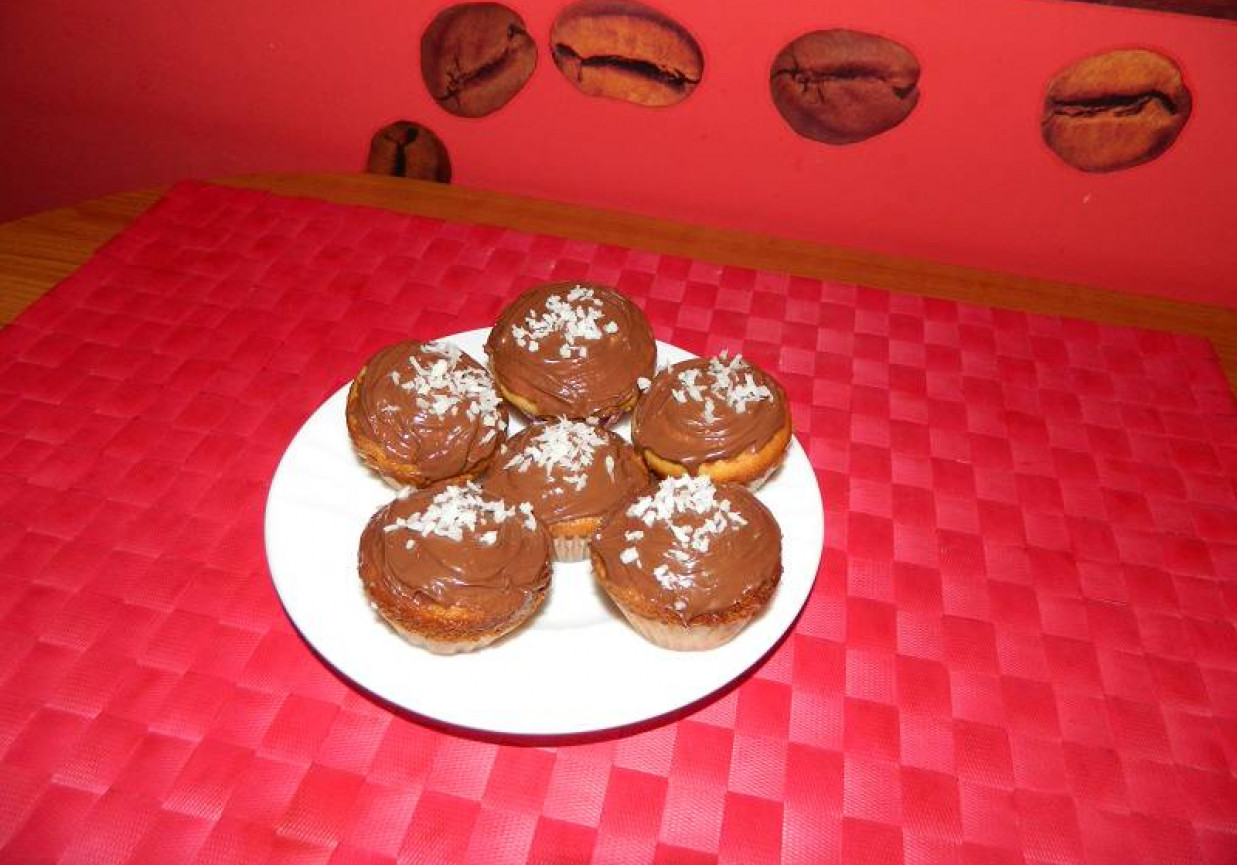 Mini muffinki waniliowe z dżemem jabłkowym. foto